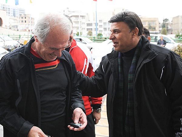 سرمربیان پرسپولیس و استقلال یک روز قبل از دربی